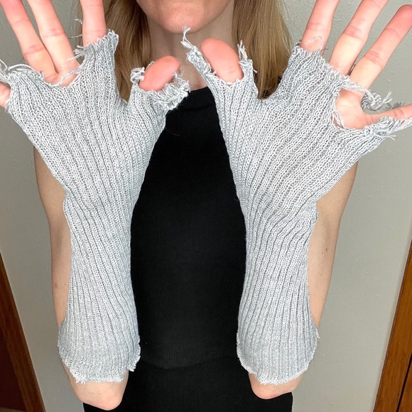 Knit Fingerless Gloves Gray Arm Warmers Ripped Sleeves Sweater Socks Goth Y2k - Picture 3 of 6